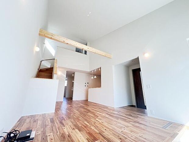 リビングダイニングになります。ご家族そろっての素敵な空間になりそうですね。