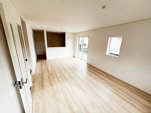 リビングダイニングになります。ご家族そろっての素敵な空間になりそうですね。