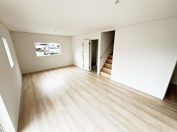 ご家族の温かい時間を演出するダイニングスペースです。