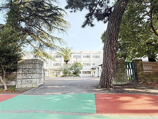 大磯町立大磯中学校まで約2190m（徒歩28分）