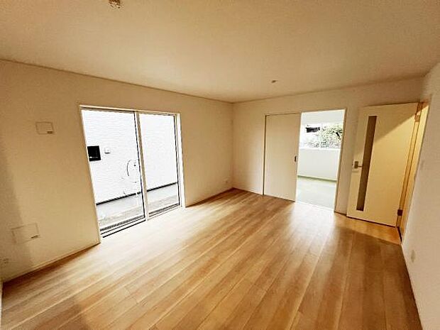 リビングダイニングになります。ご家族そろっての素敵な空間になりそうですね。