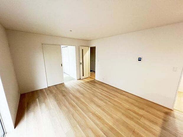 ご家族の温かい時間を演出するダイニングスペースです。