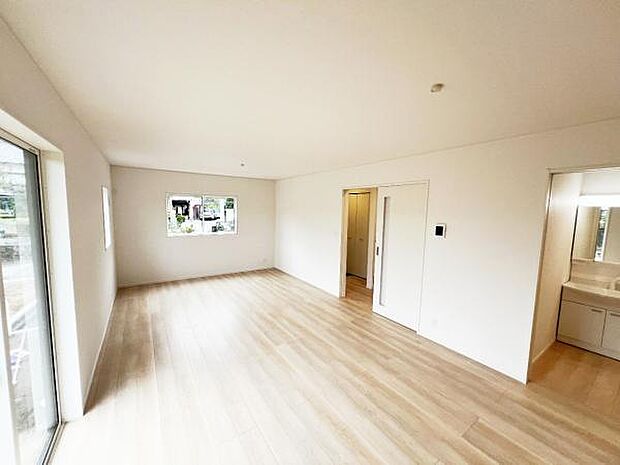 ご家族の温かい時間を演出するダイニングスペースです。