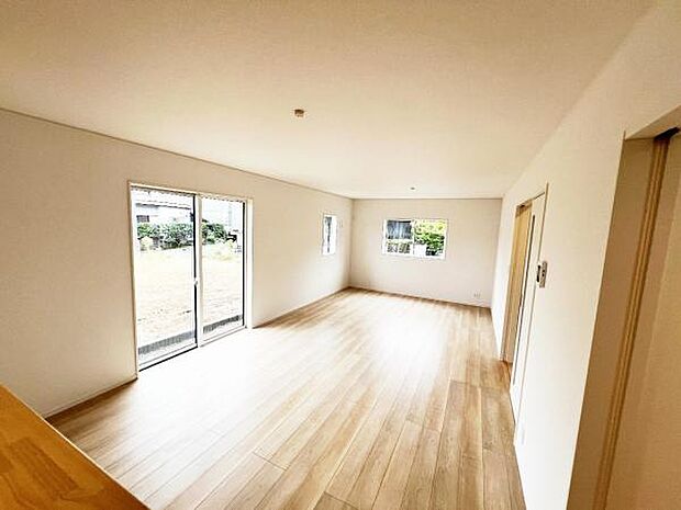 家族団らんの場所としてゆったりと居心地の良いリビングです。