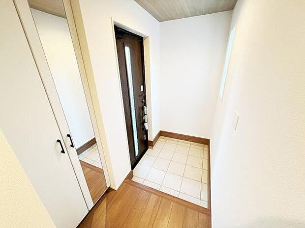 いつも気持ちよくご家族を迎えられる玄関です。