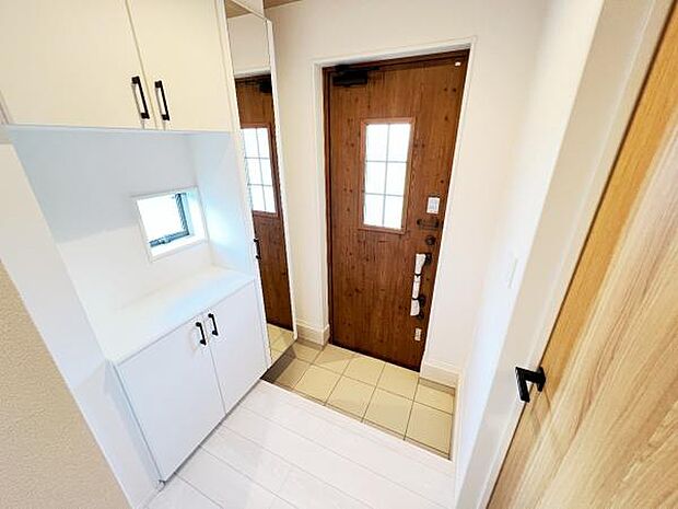 いつも気持ちよくご家族を迎えられる玄関です。