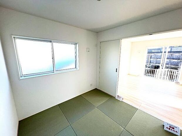 和室スペースです。畳のお部屋は寛げる空間ですね。