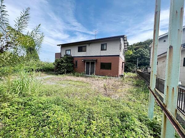 敷地は広々約200坪ございます。
