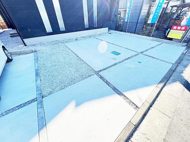 セカンドカーにも便利な駐車2台可能です。