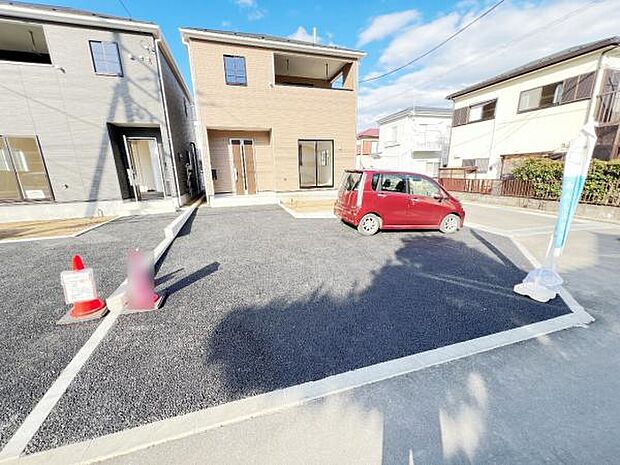 3台駐車可能なので、ご家族で複数台所有する際や来客時に役立ちます。