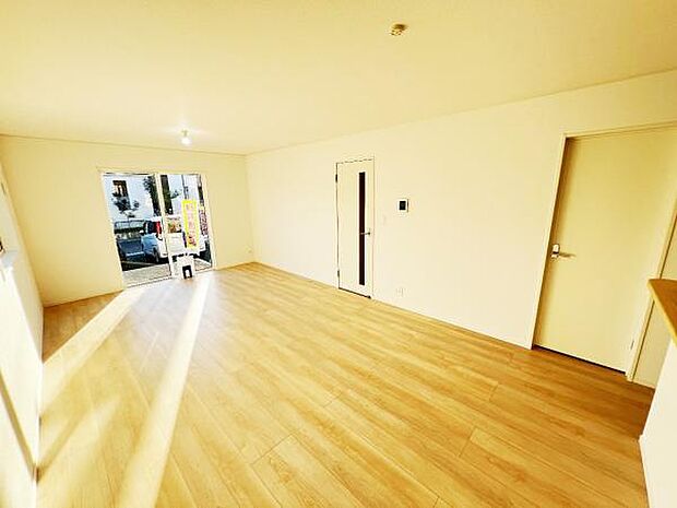 ご家族の温かい時間を演出するダイニングスペースです。