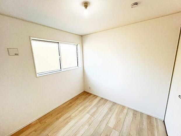 子供部屋にもちょうど良い大きさのお部屋です。