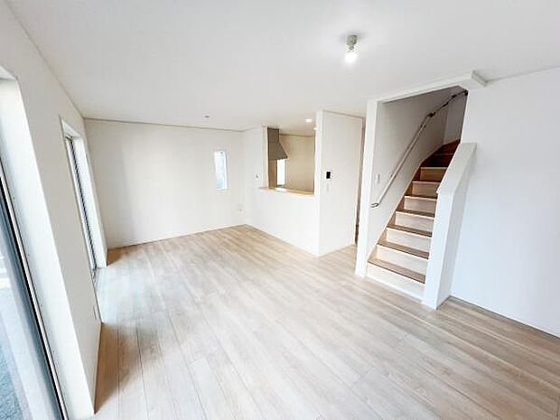 リビングダイニングになります。ご家族そろっての素敵な空間になりそうですね。