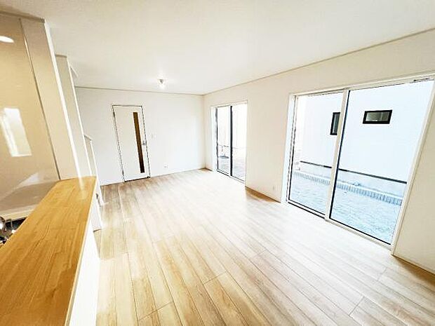 ご家族の温かい時間を演出するダイニングスペースです。