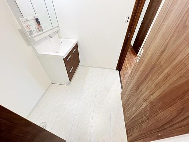 脱衣所は小さなお子様がいるご家庭にも重宝されます。