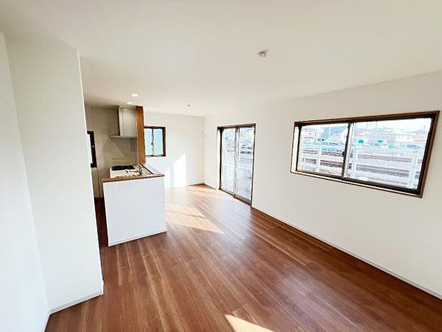 家族団らんの場所としてゆったりと居心地の良いリビングです。