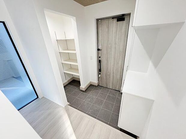 いつも気持ちよくご家族を迎えられる玄関です。