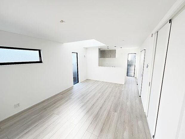 リビングダイニングになります。ご家族そろっての素敵な空間になりそうですね。