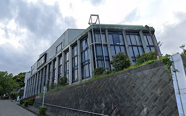 二宮町役場まで約1030m（徒歩13分）
