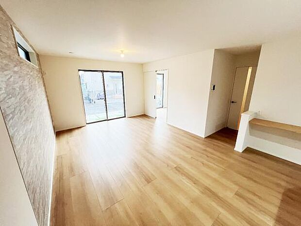 家族団らんの場所としてゆったりと居心地の良いリビングです。