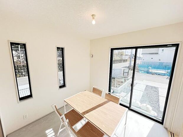 和室スペースです。畳のお部屋は寛げる空間ですね。