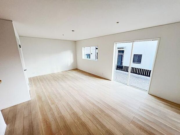 家族団らんの場所としてゆったりと居心地の良いリビングです。