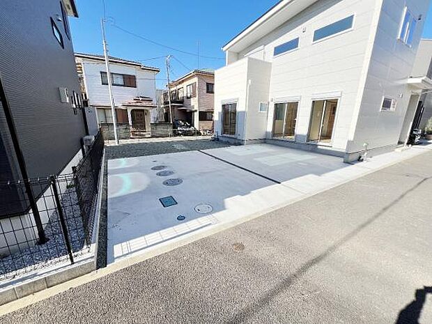 3台駐車可能なので、ご家族で複数台所有する際や来客時に役立ちます。