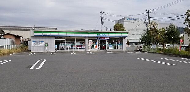 ファミリーマート 小田原たじま店まで約115m(徒歩2分)