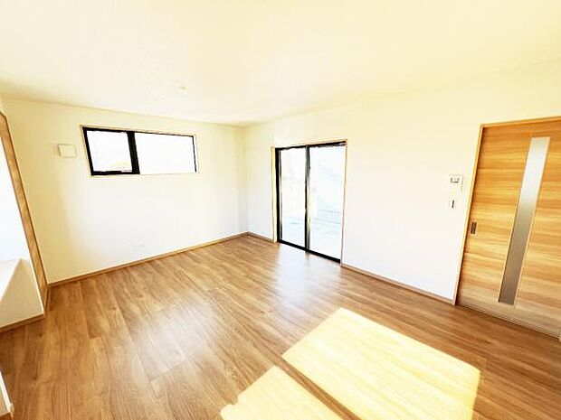 家族団らんの場所としてゆったりと居心地の良いリビングです。