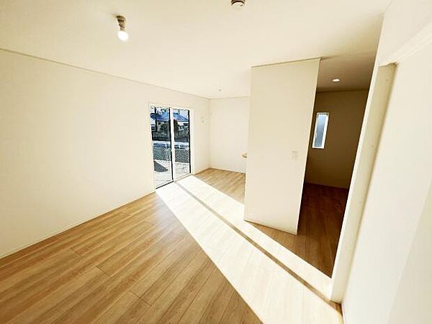 家族団らんの場所としてゆったりと居心地の良いリビングです。