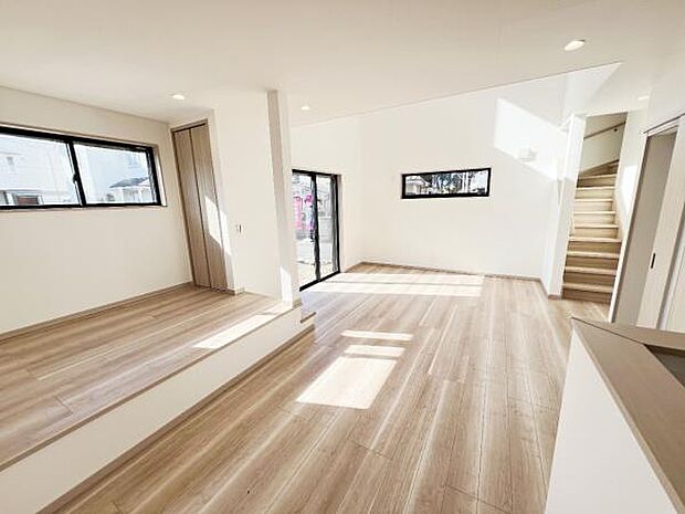 ご家族の温かい時間を演出するダイニングスペースです。