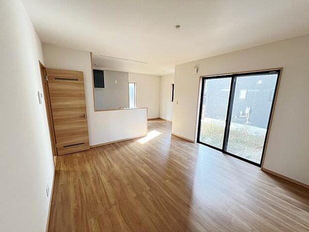 リビングダイニングになります。ご家族そろっての素敵な空間になりそうですね。