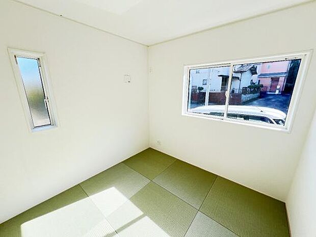 和室スペースです。畳のお部屋は寛げる空間ですね。