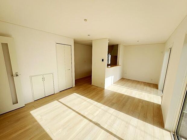 リビングダイニングになります。ご家族そろっての素敵な空間になりそうですね。