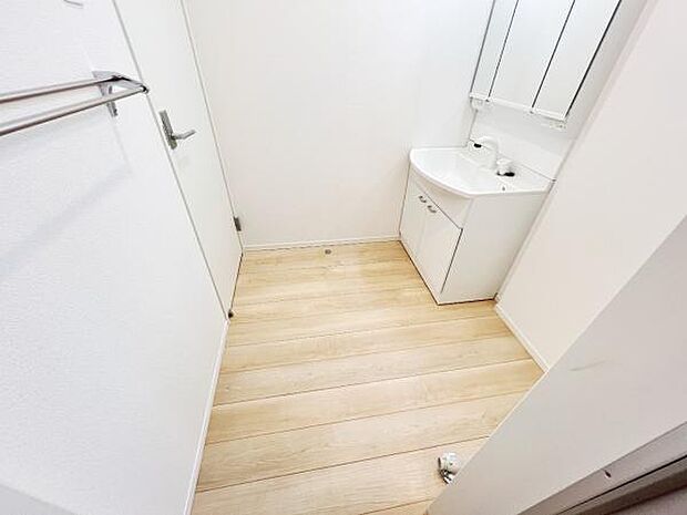 脱衣所は小さなお子様がいるご家庭にも重宝されます。