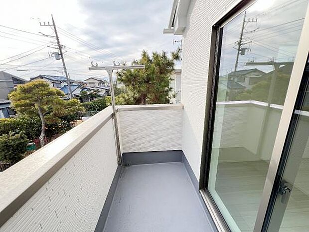 お洗濯ものを気持ち良く太陽の光で干せるのが嬉しいですね。