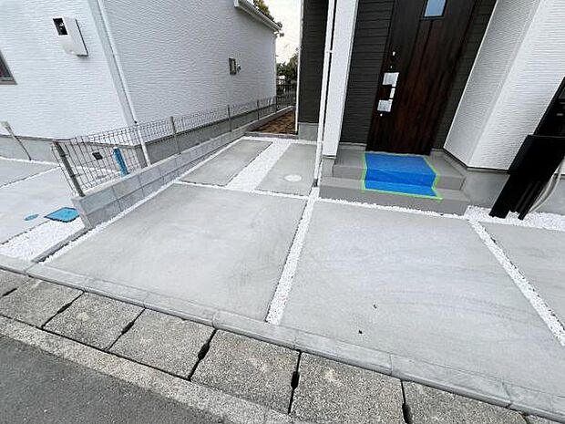 セカンドカーにも便利な駐車2台可能です。