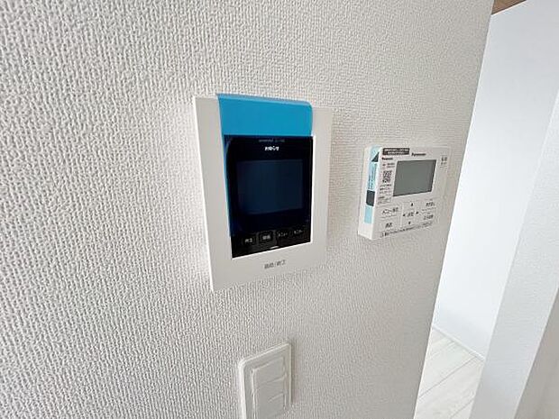 訪問者を確認できるTVモニター付きインターフォンです。