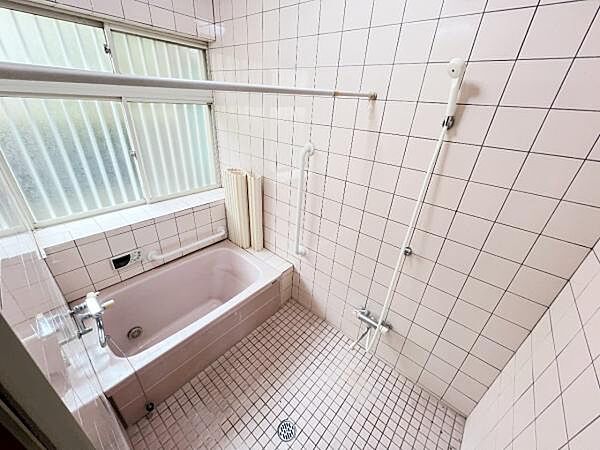 お風呂でほっとひといき。1日の疲れを癒しましょう。