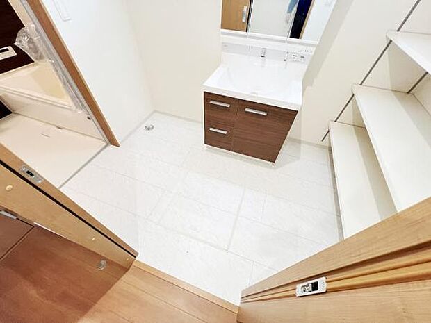 脱衣所は小さなお子様がいるご家庭にも重宝されます。