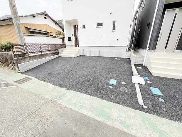 駐車場ももちろん完備しておりますのでお車所有の方にも心強いです。