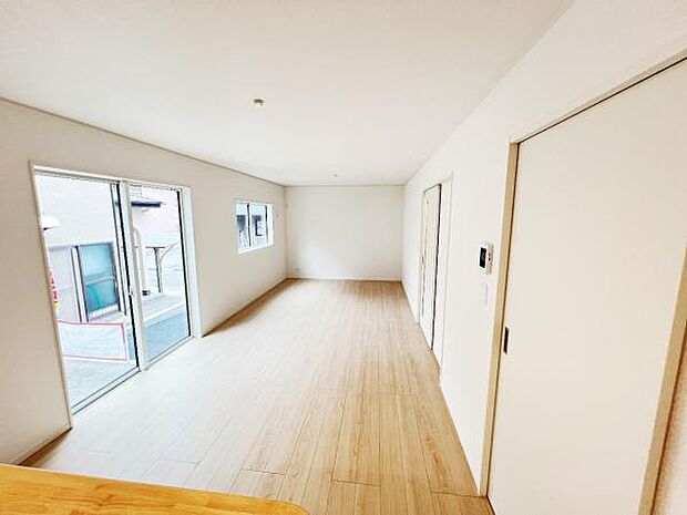 家族団らんの場所としてゆったりと居心地の良いリビングです。