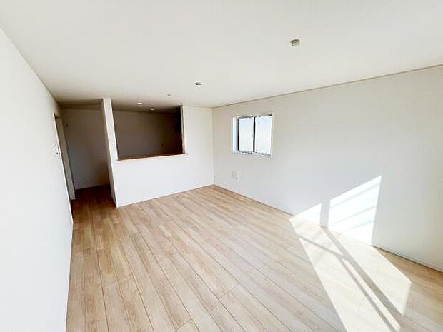 リビングダイニングになります。ご家族そろっての素敵な空間になりそうですね。