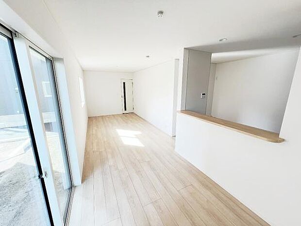 リビングダイニングになります。ご家族そろっての素敵な空間になりそうですね。