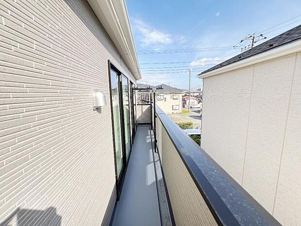 お洗濯ものを気持ち良く太陽の光で干せるのが嬉しいですね。