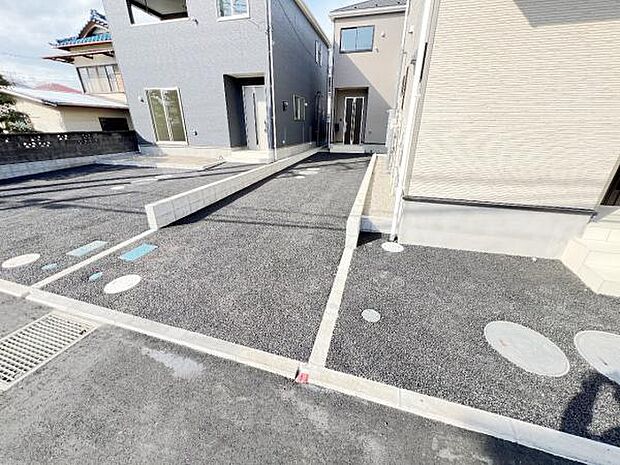 セカンドカーにも便利な駐車2台可能です。