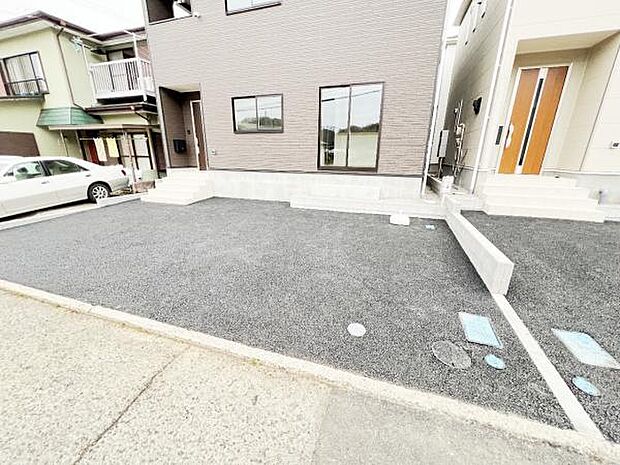 セカンドカーにも便利な駐車2台可能です。