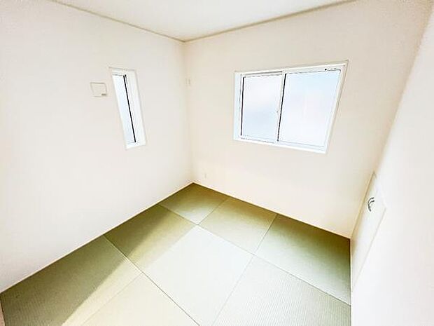 和室スペースです。畳のお部屋は寛げる空間ですね。