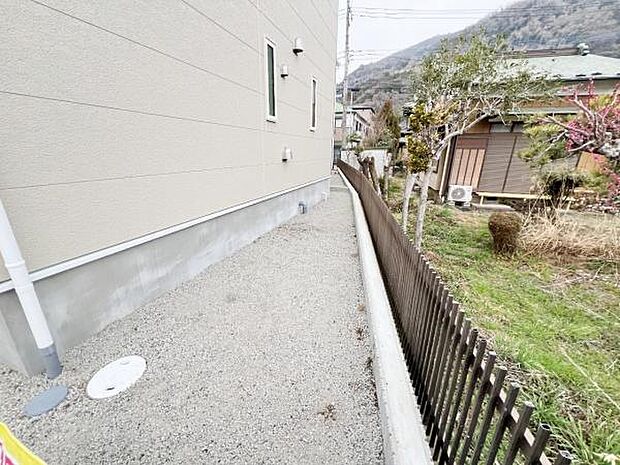 お庭スペースは、ガーデニングやお子様との外遊びなど多彩な用途でお楽しみいただけます。