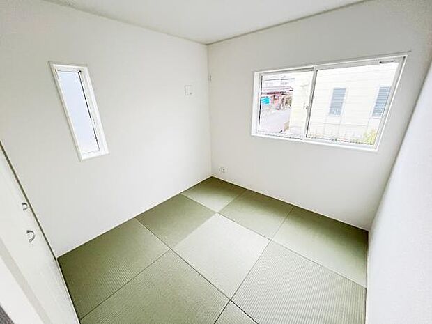 和室スペースです。畳のお部屋は寛げる空間ですね。